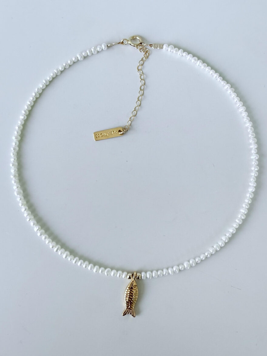 Fish pearls necklace